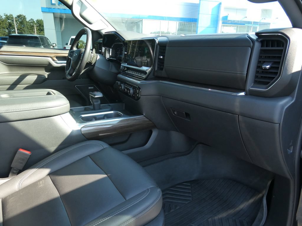 Certified 2022 Chevrolet Silverado 1500 LT Trail Boss w/ LT Trail Boss Premium Package AWD/4WD image 15