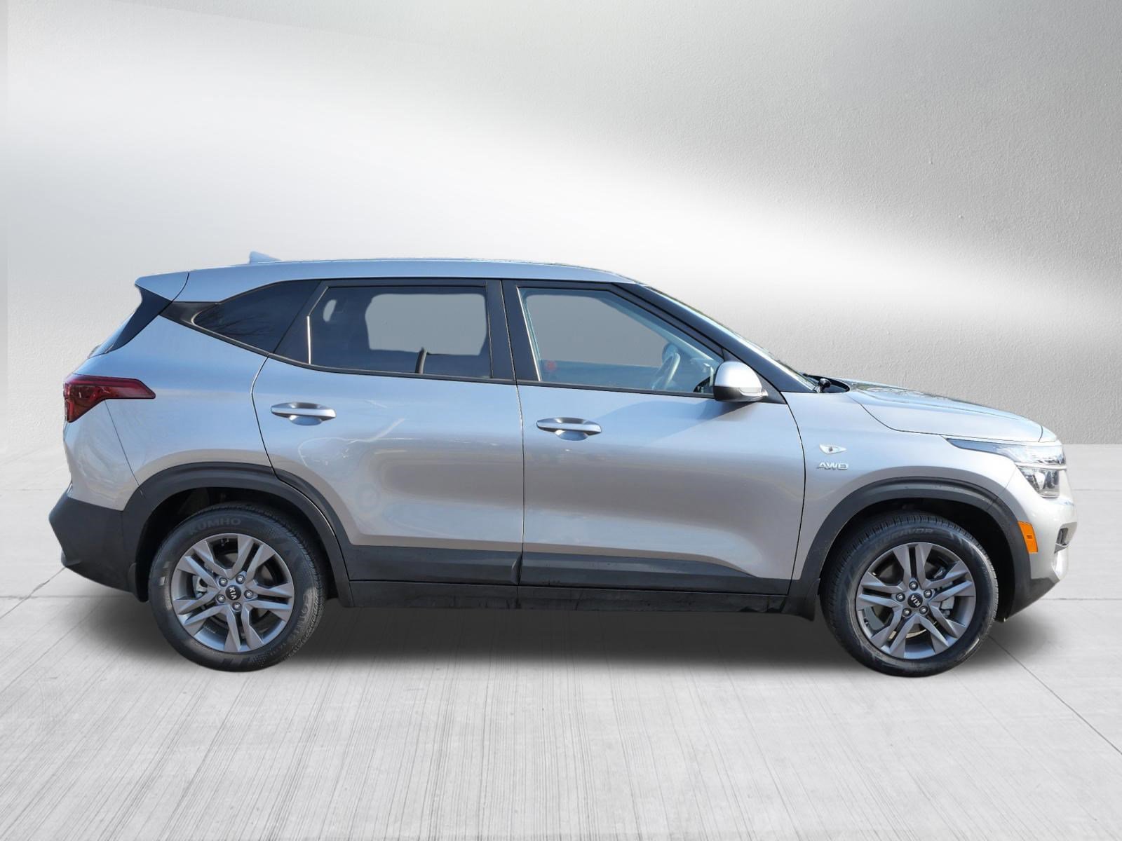 Used 2021 Kia Seltos LX image 8