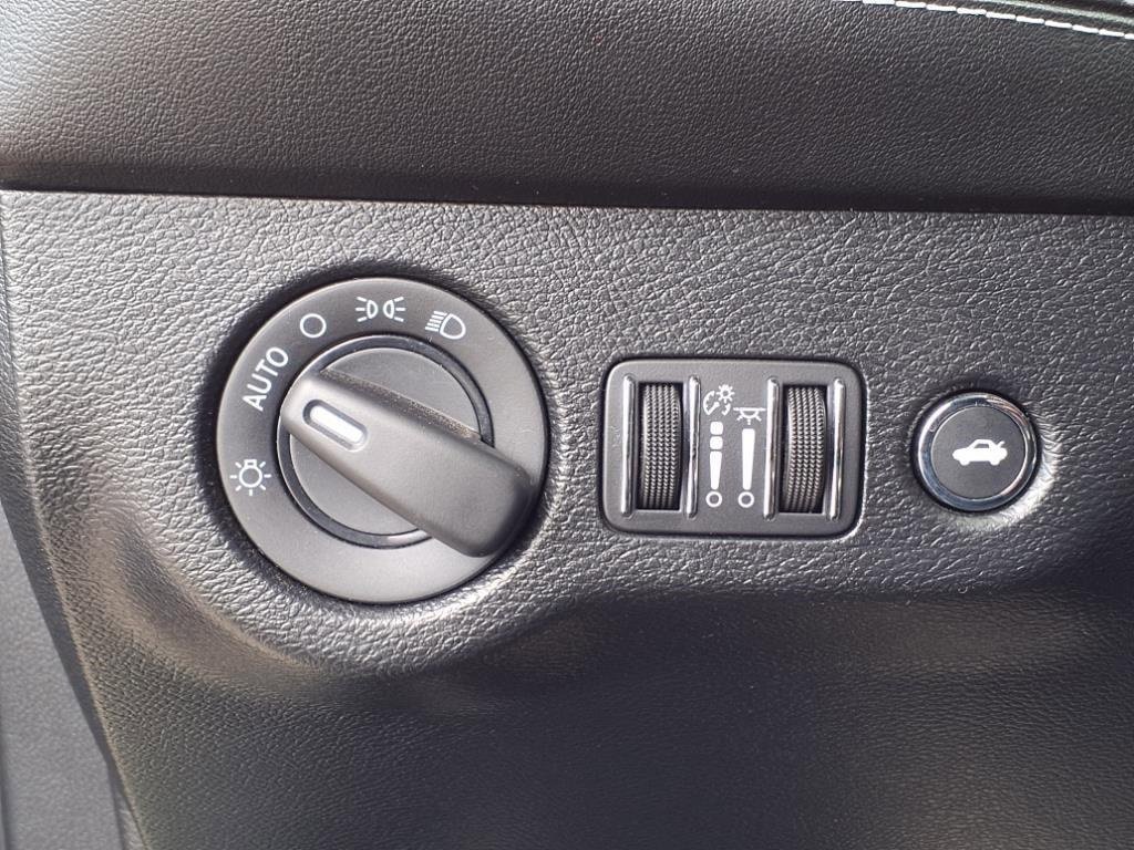 Used 2021 Dodge Challenger SRT Hellcat Redeye image 13