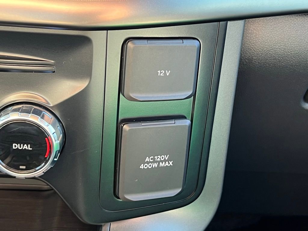 Used 2024 Ford F150 Lariat w/ FX4 Off-Road Package image 30