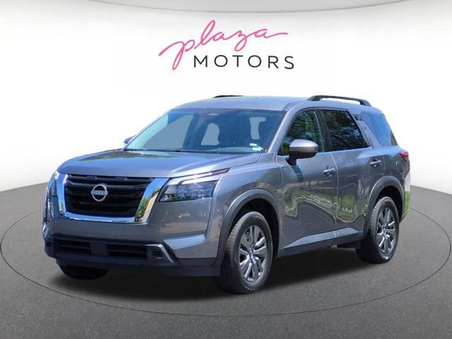 Used 2025 Nissan Pathfinder SV FWD image 2