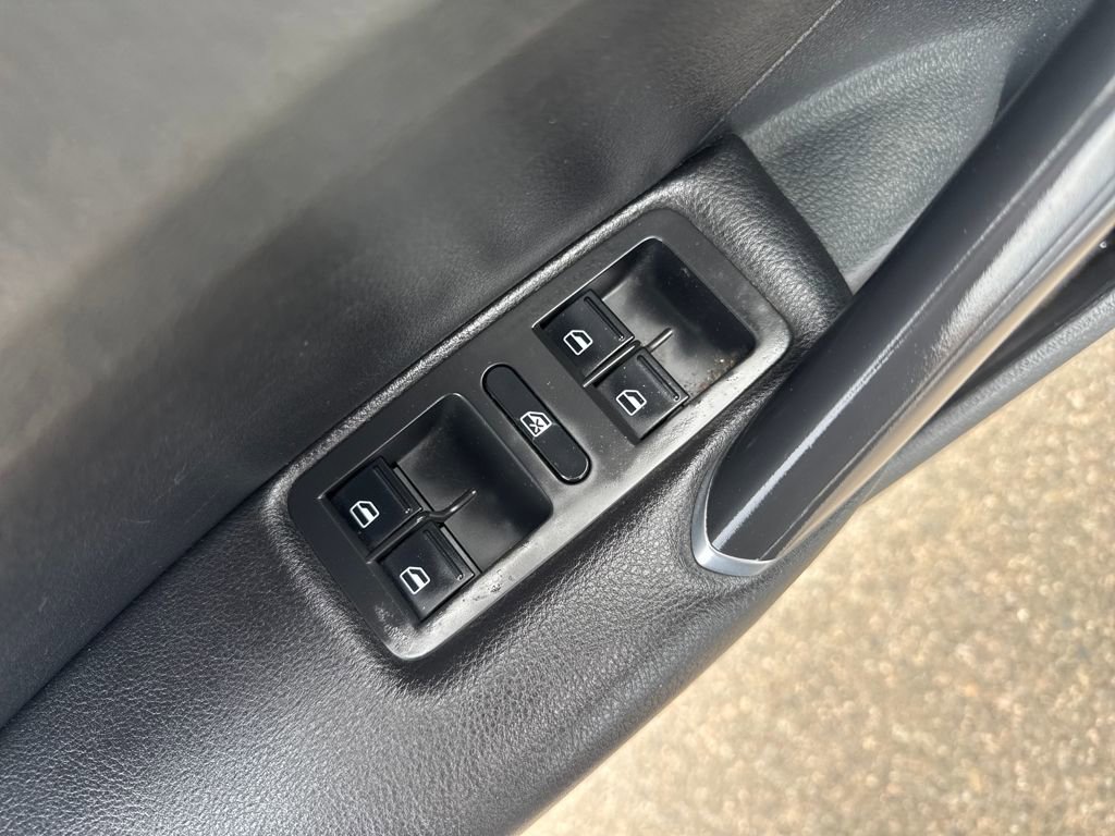 Used 2018 Volkswagen Passat 3.6 image 14