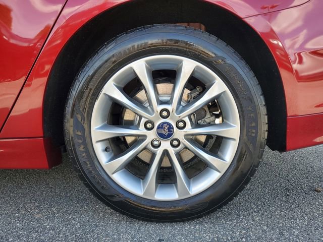 Used 2017 Ford Fusion SE w/ Fusion SE Technology Package image 9