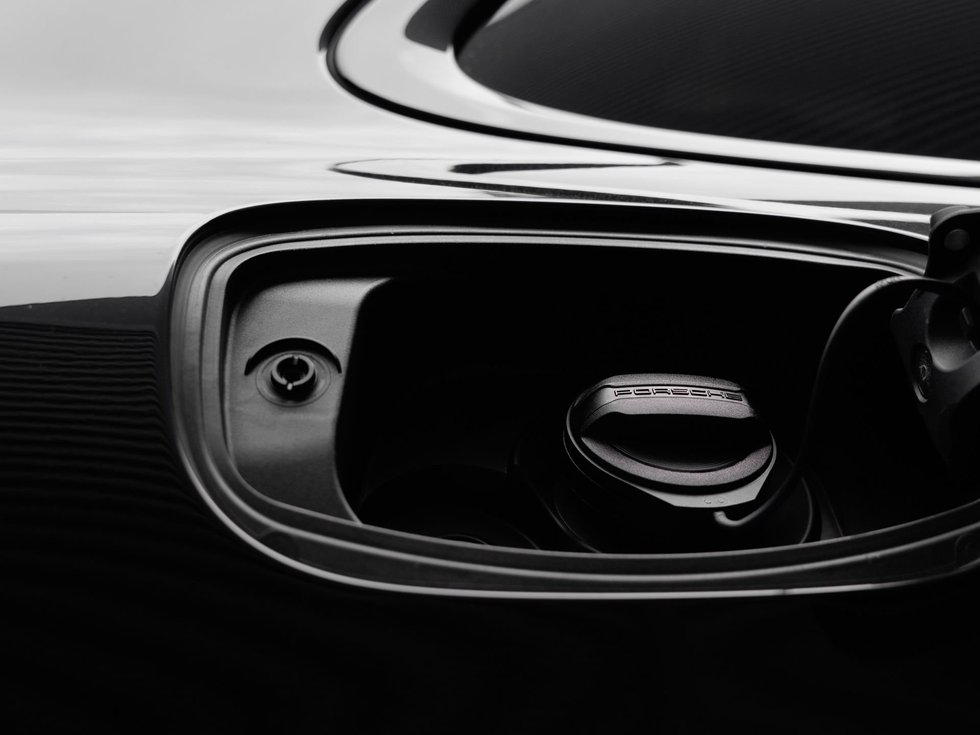 Certified 2025 Porsche Cayenne E-Hybrid AWD/4WD image 35