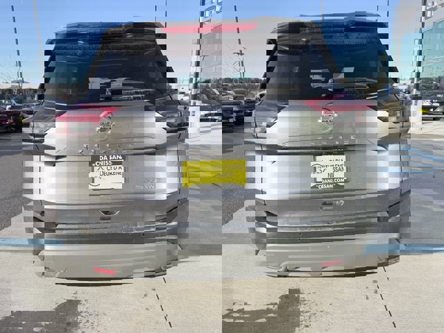 Certified 2021 Nissan Rogue SV w/ Premium Package image 8