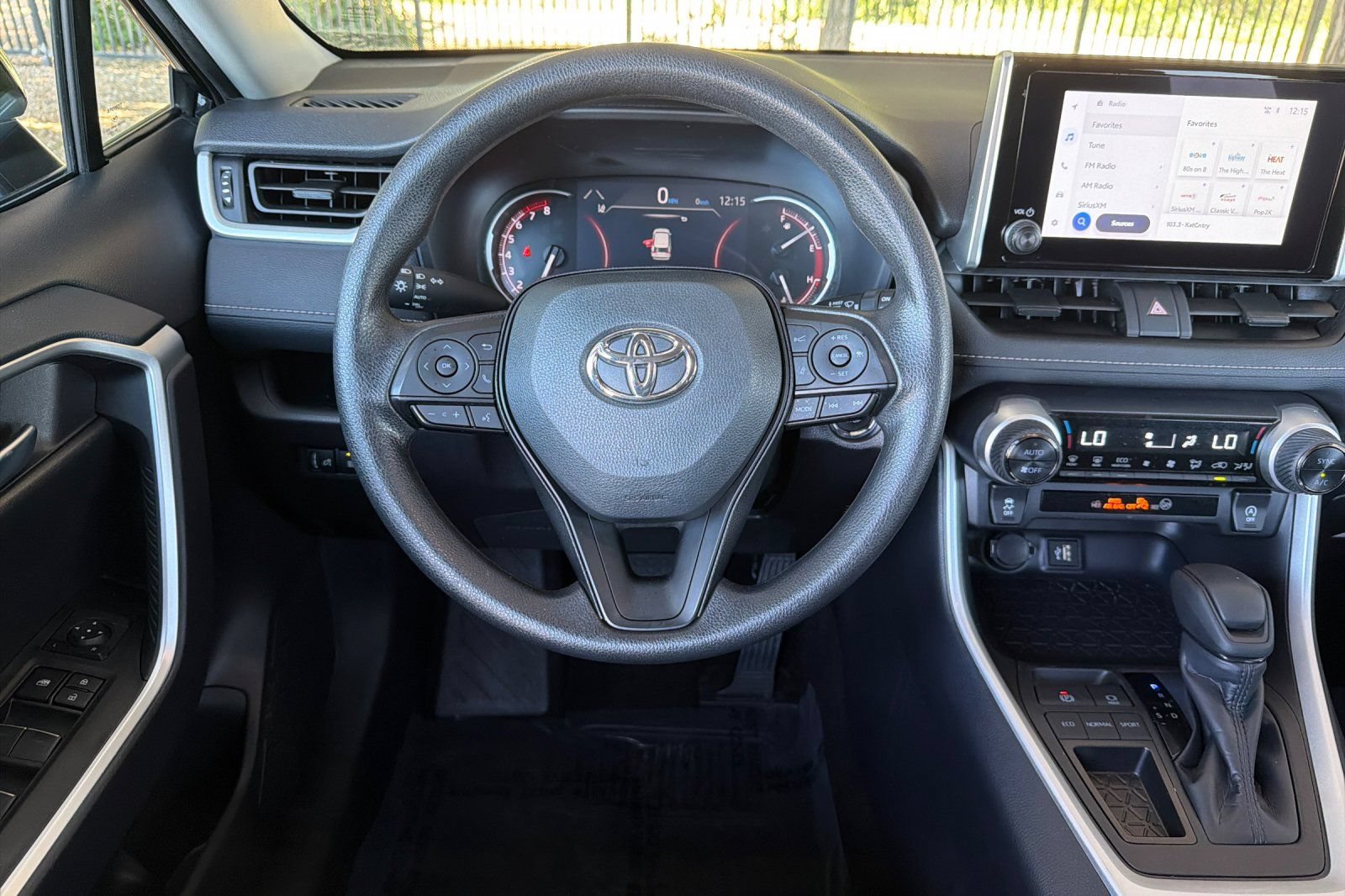 Used 2025 Toyota RAV4 XLE FWD image 17