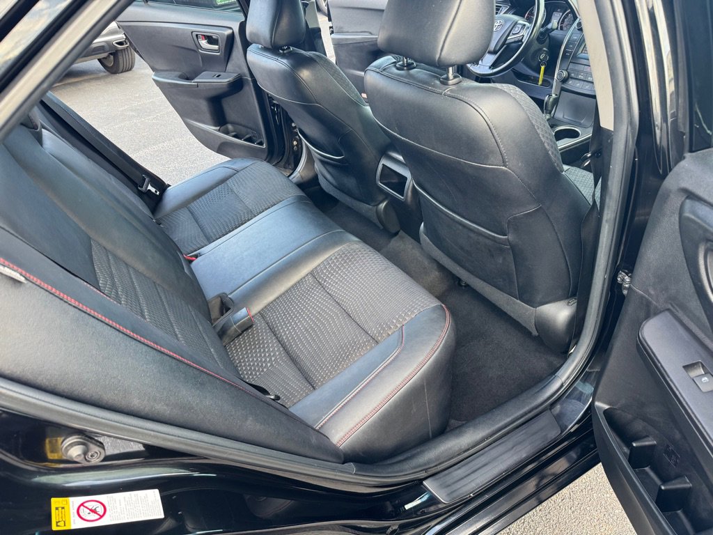 Used 2015 Toyota Camry LE image 21