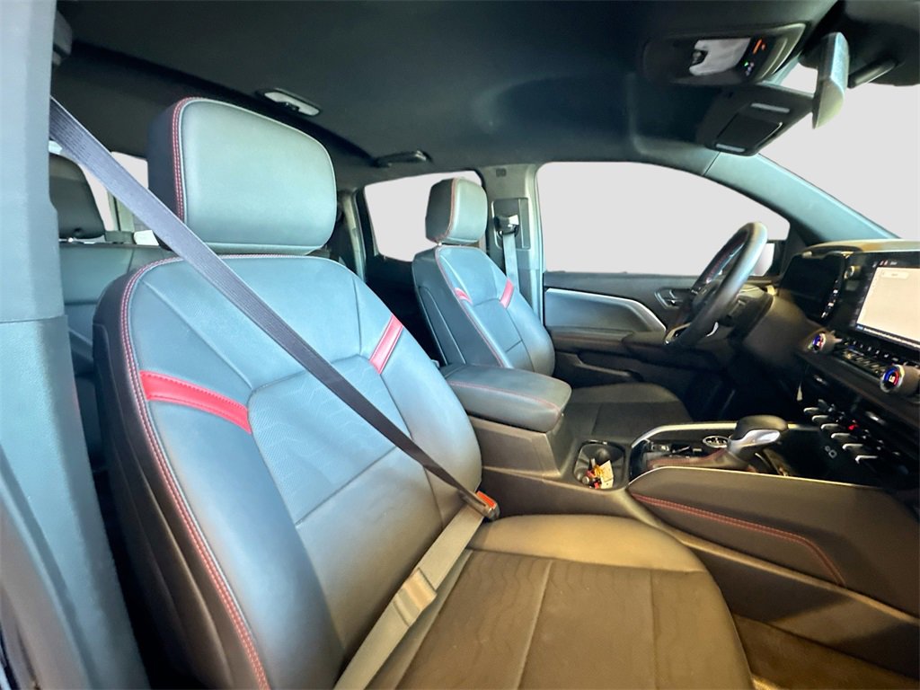 Used 2024 Chevrolet Colorado Z71 w/ Z71 Convenience Package 2 image 28