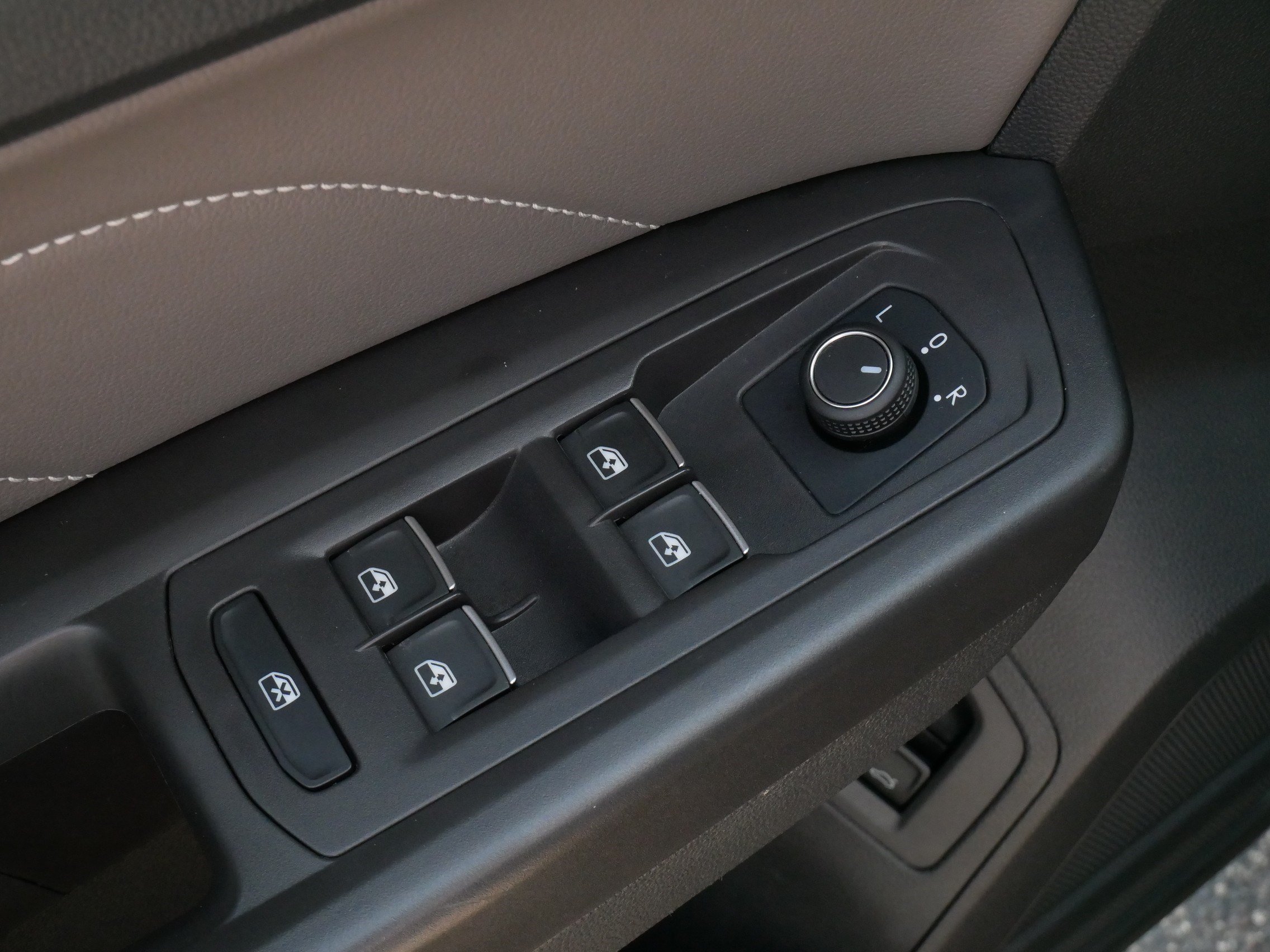 Certified 2023 Volkswagen Atlas SE AWD/4WD image 19