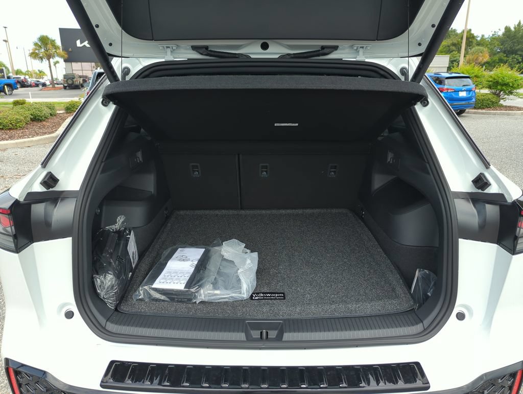 New 2026 Volkswagen Tiguan SEL R-Line AWD/4WD image 19