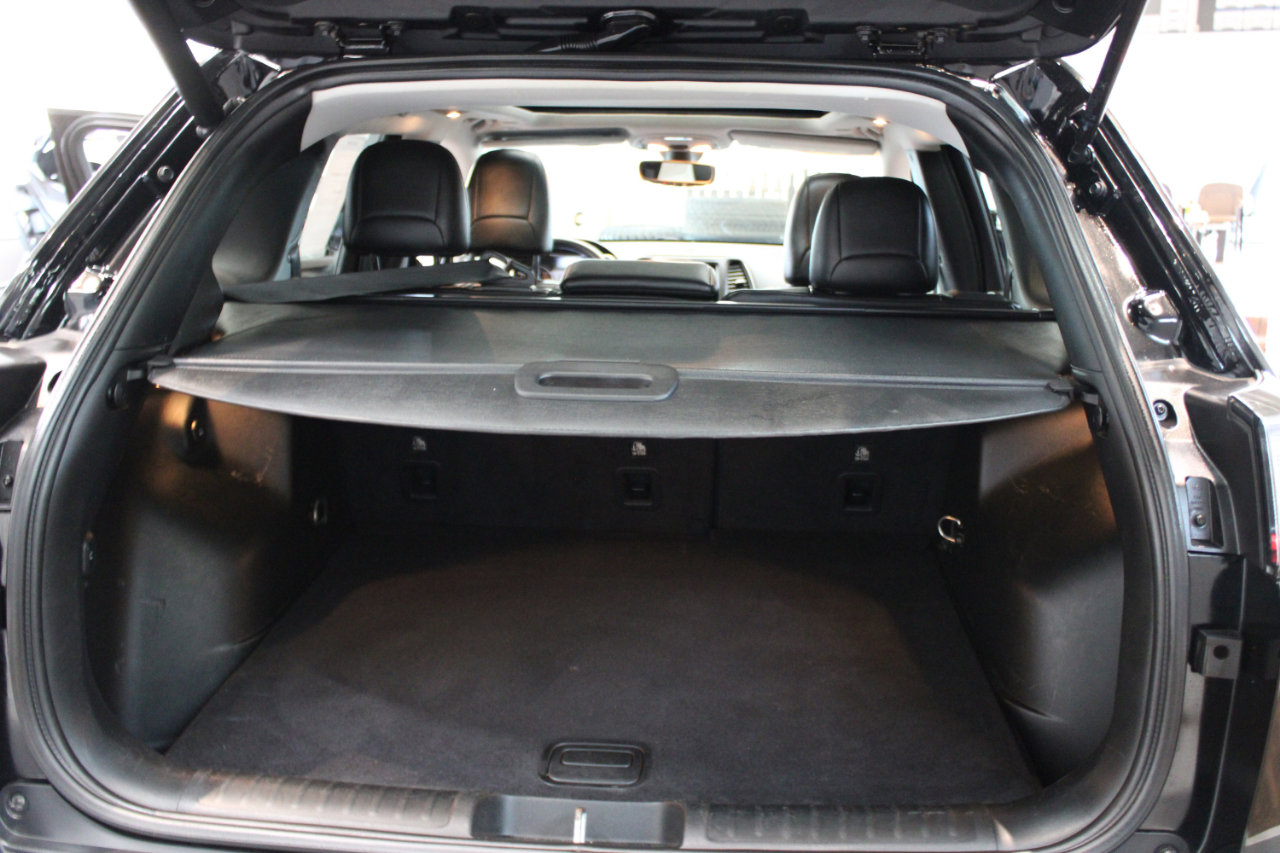 Used 2019 Jeep Cherokee Trailhawk w/ Comfort & Convenience Group image 14