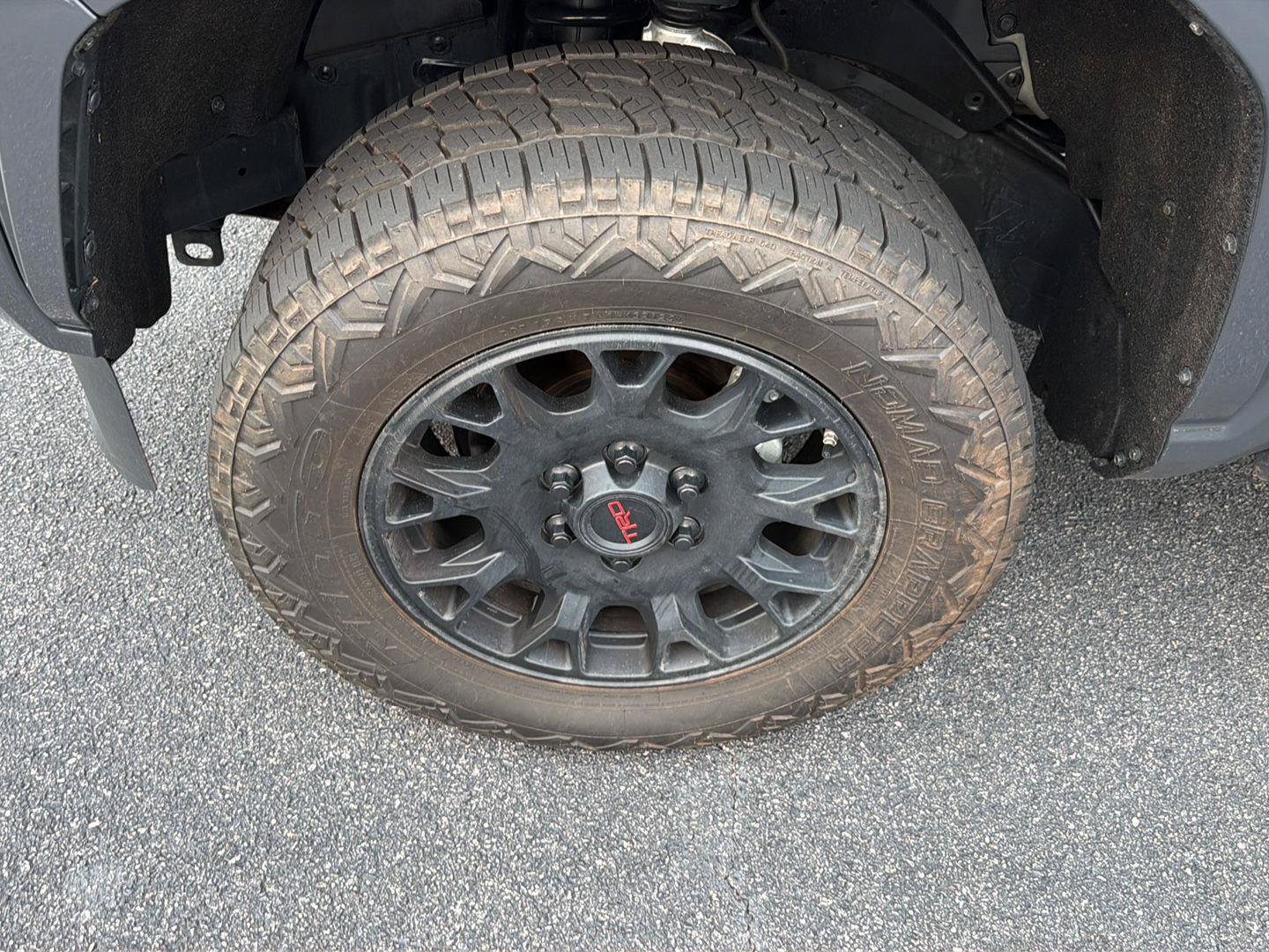 Certified 2025 Toyota Tacoma SR5 AWD/4WD image 35