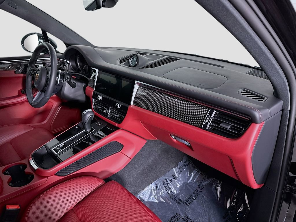 Certified 2025 Porsche Macan AWD/4WD image 29