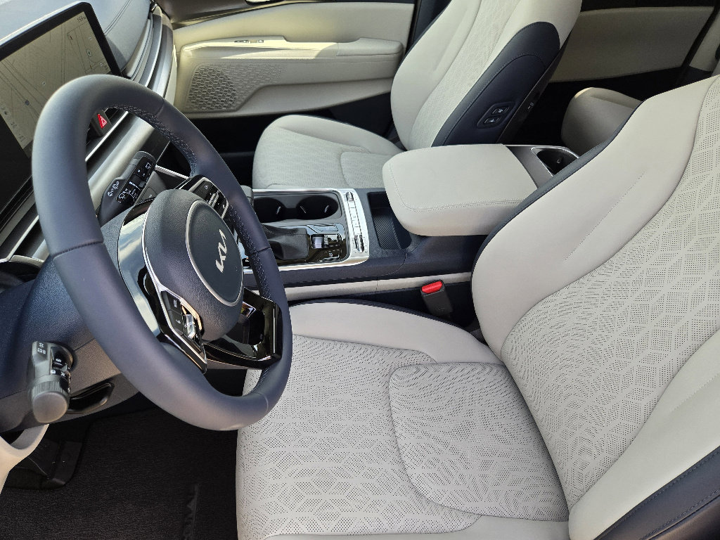 New 2026 Kia Carnival SX image 9