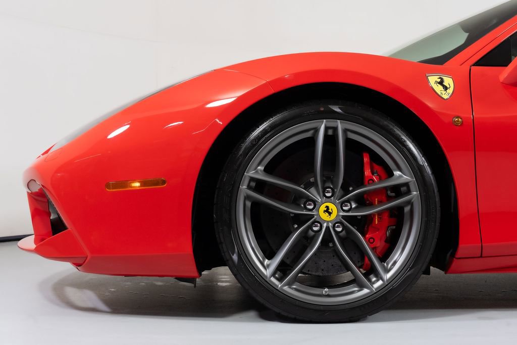 Used 2017 Ferrari 488 GTB RWD image 13