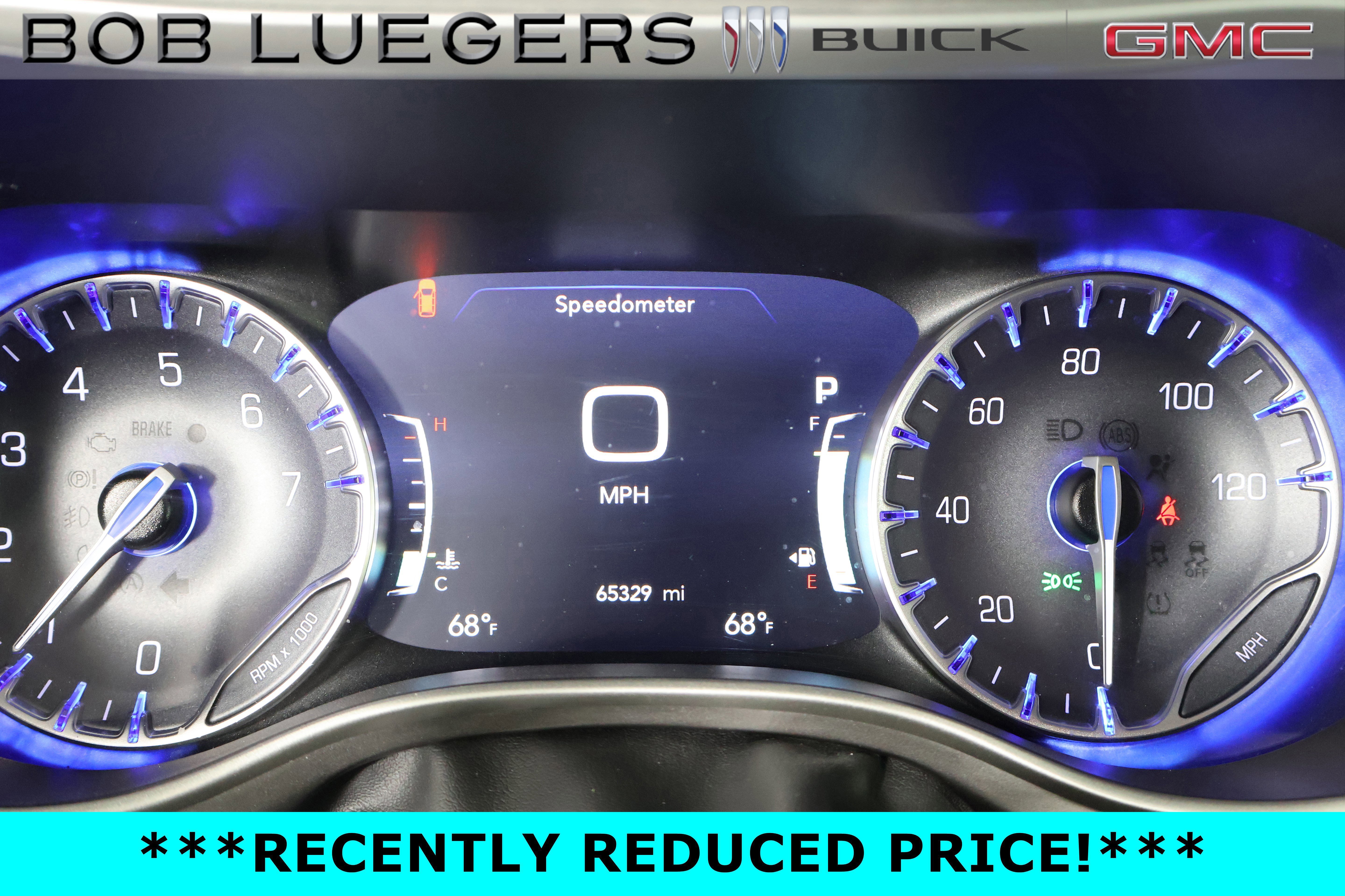 Used 2023 Chrysler Pacifica Touring-L FWD image 26