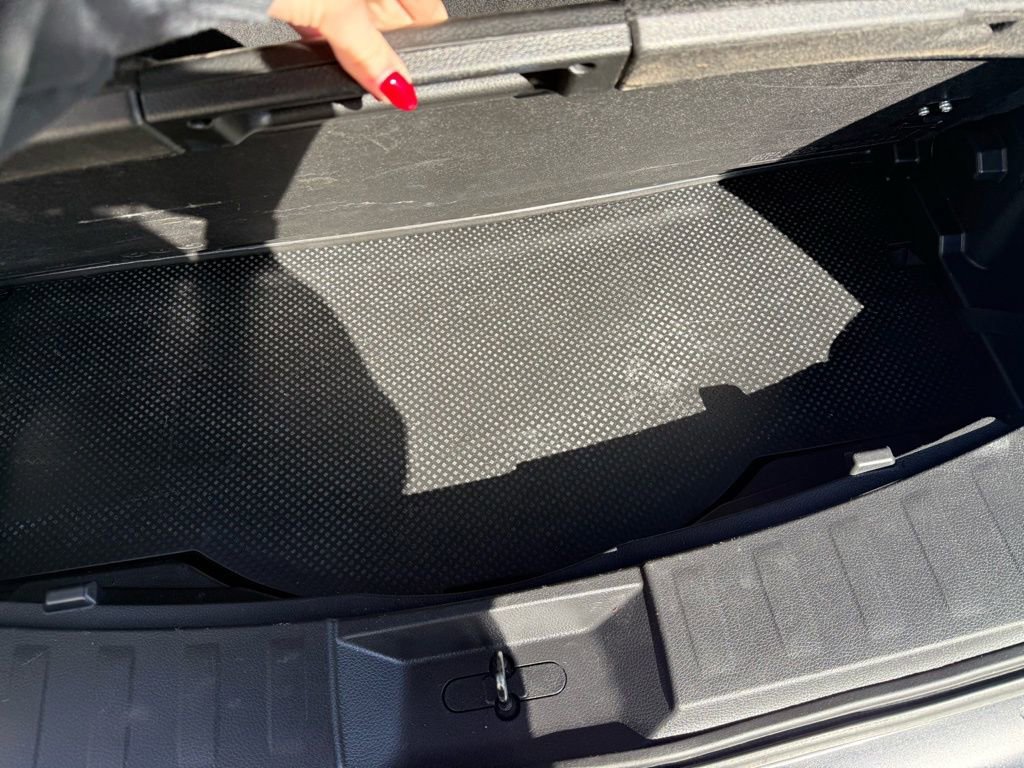 Used 2017 Nissan Rogue SV image 24