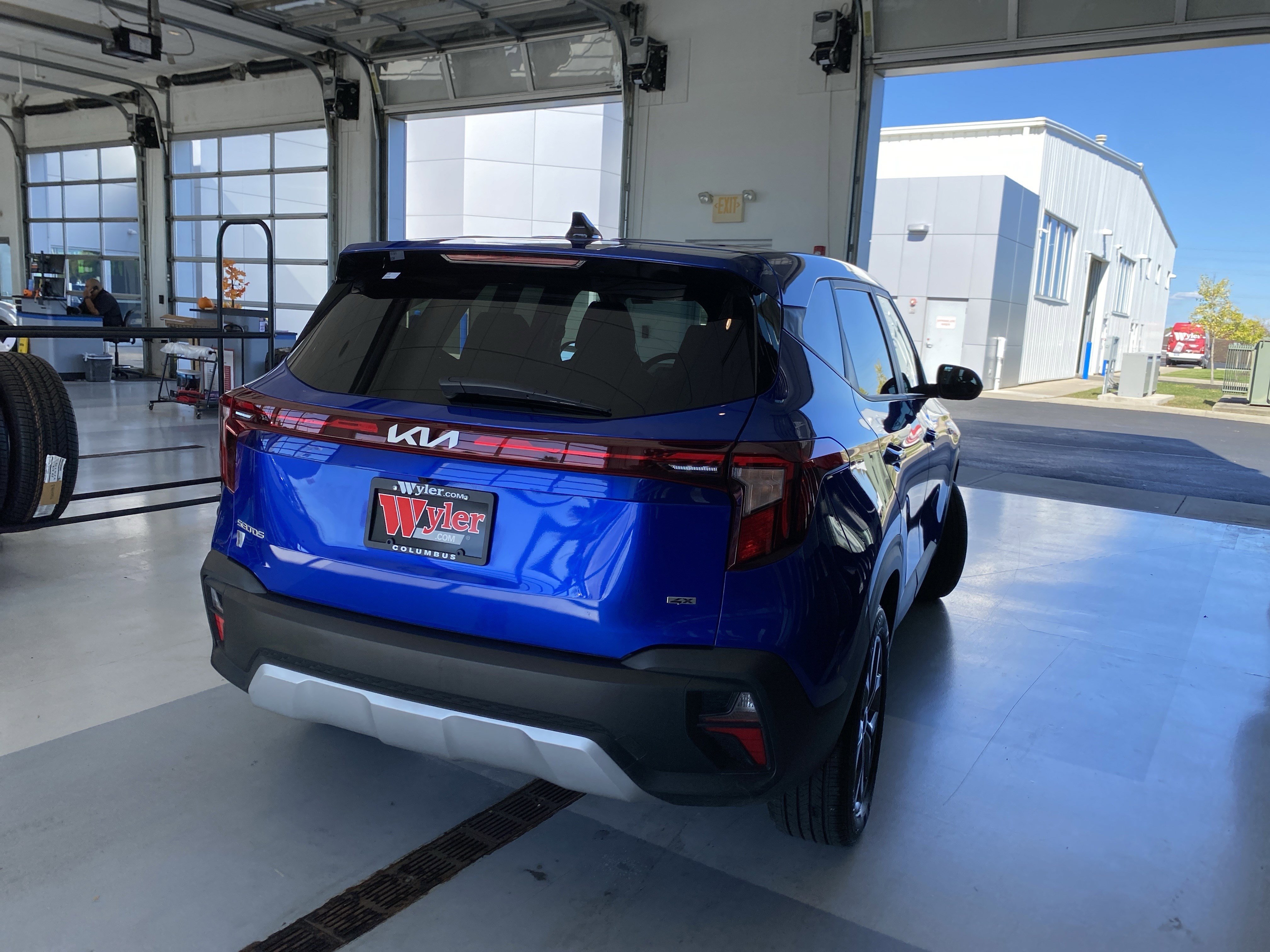 Used 2024 Kia Seltos LX image 4