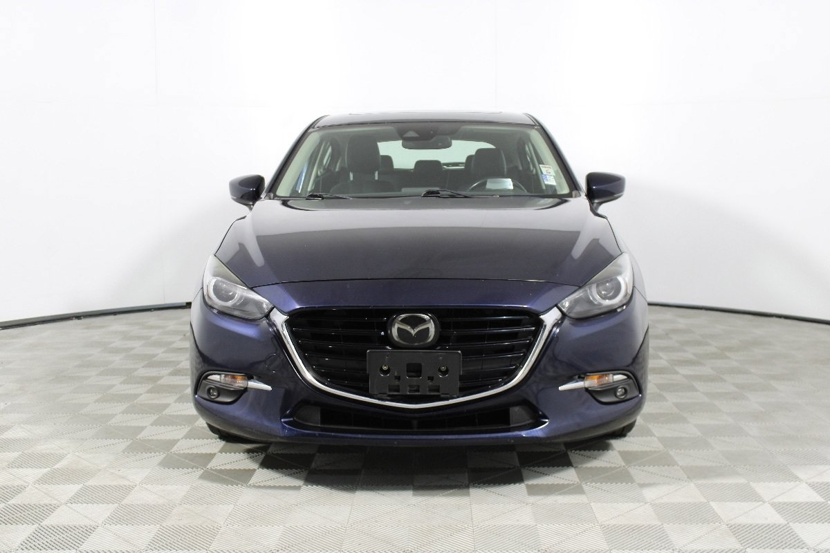 Used 2018 MAZDA MAZDA3 Grand Touring w/ Premium Equipment Package FWD image 3