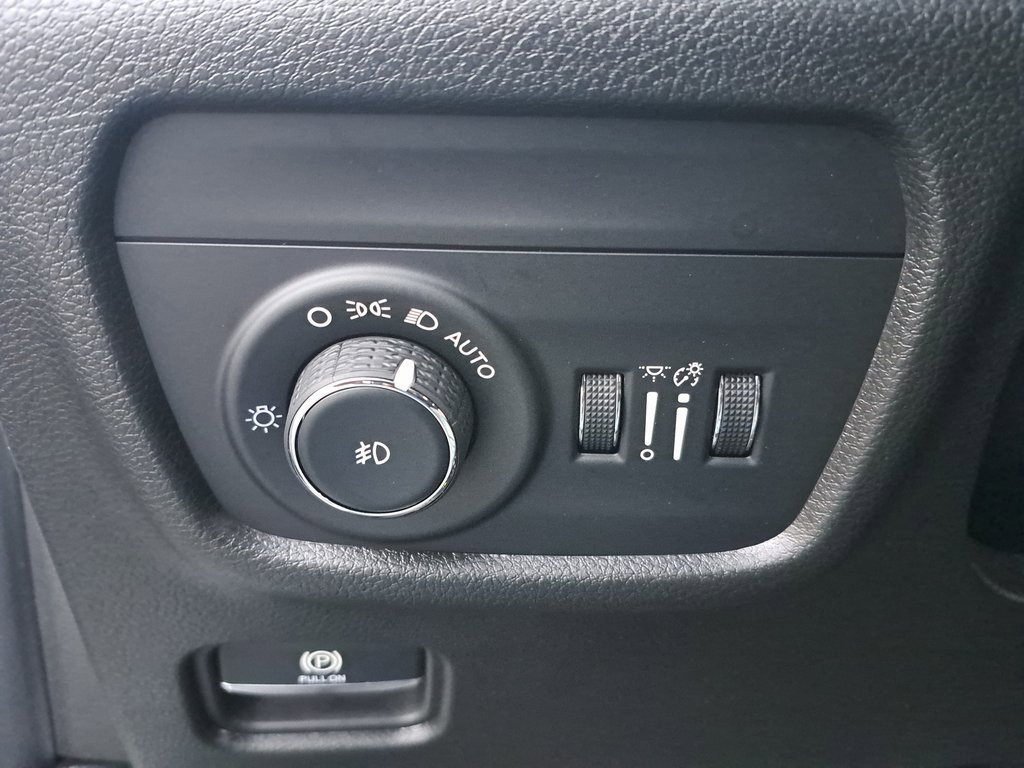 Certified 2023 Jeep Grand Cherokee L Limited image 29