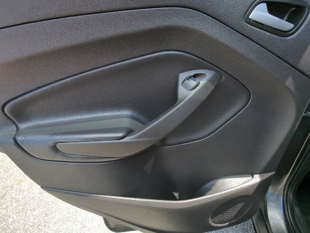 Used 2017 Ford Escape SE AWD/4WD image 25