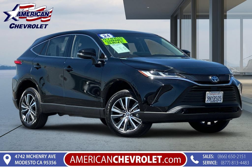 Used 2024 Toyota Venza LE AWD/4WD image 2