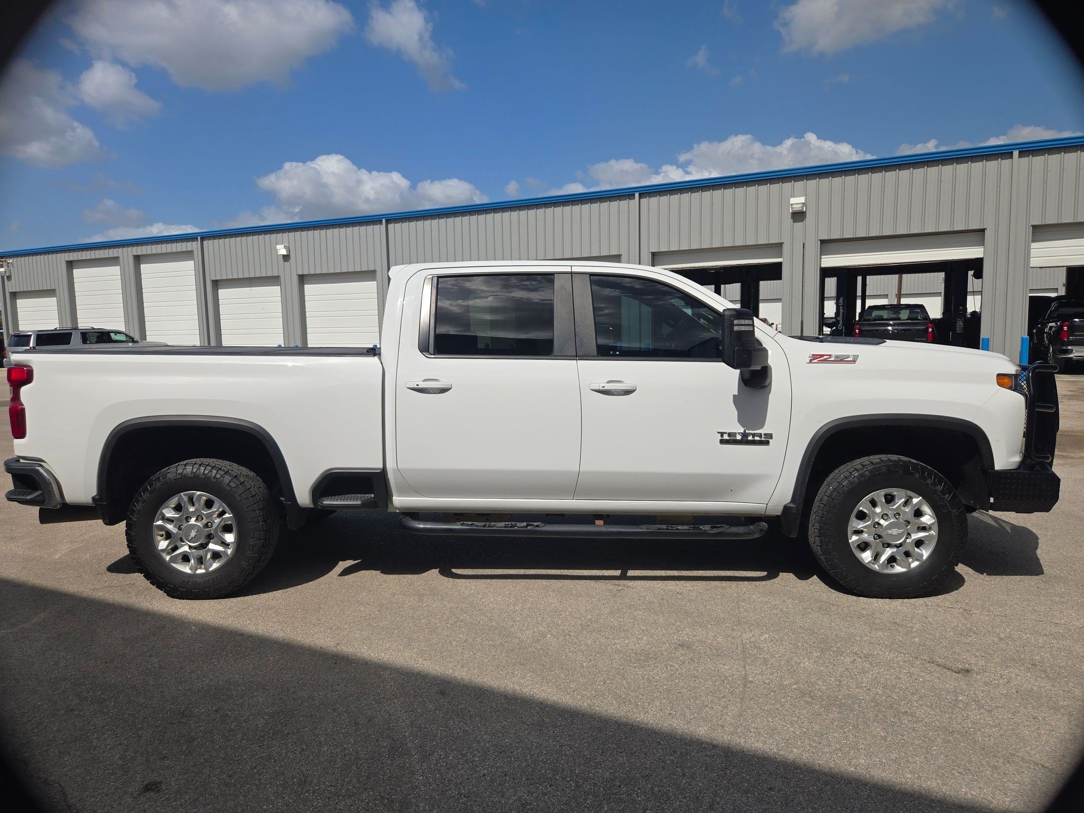 Used 2020 Chevrolet Silverado 2500 LT w/ Texas Edition AWD/4WD image 2