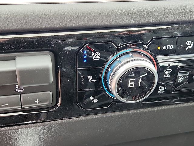 New 2026 GMC Sierra 1500 SLT image 16