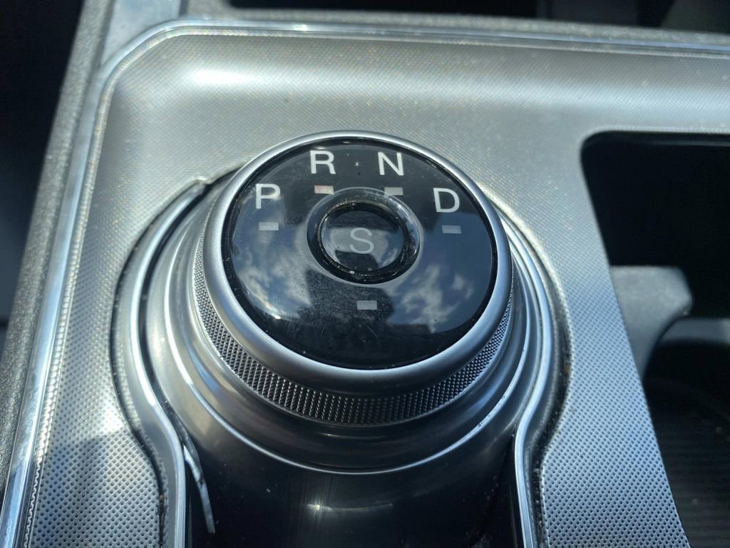 Used 2024 Ford Edge Titanium image 32