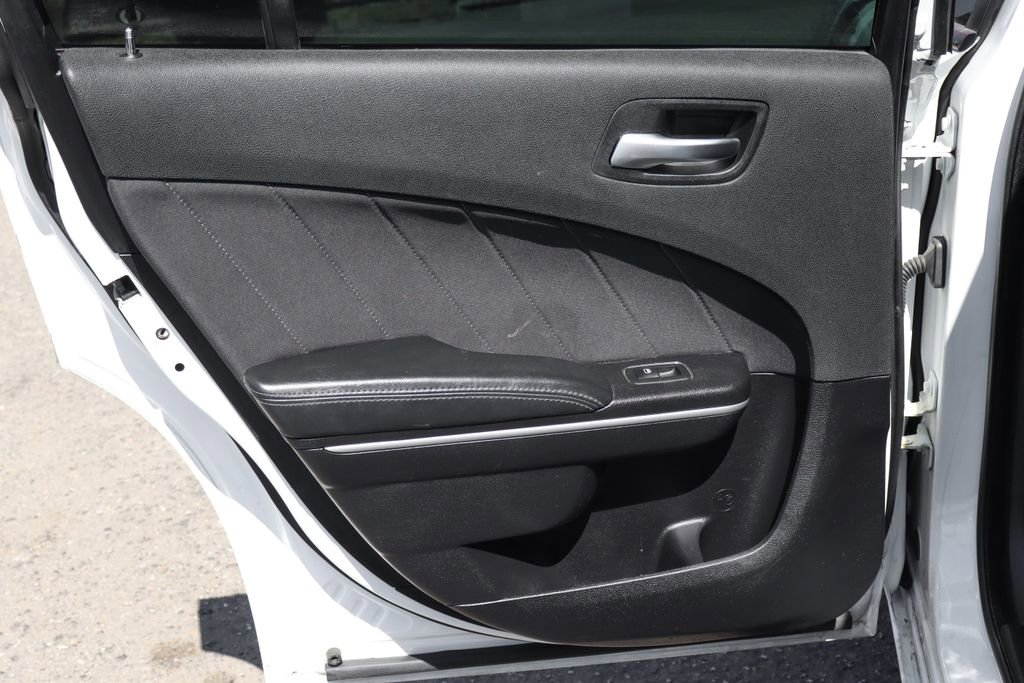Used 2019 Dodge Charger SXT image 31