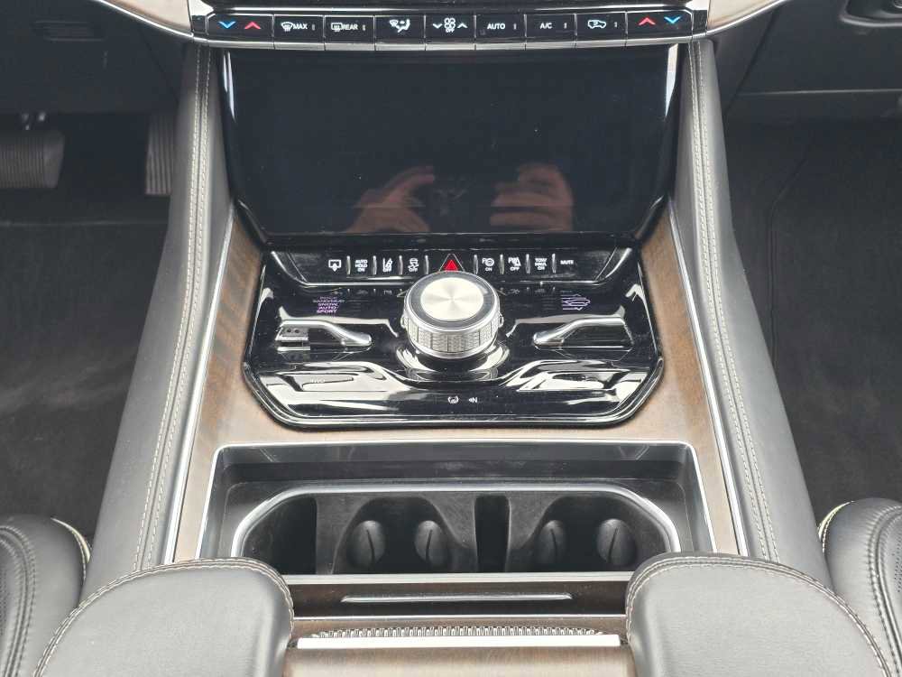 Used 2023 Jeep Grand Wagoneer Series II AWD/4WD image 13
