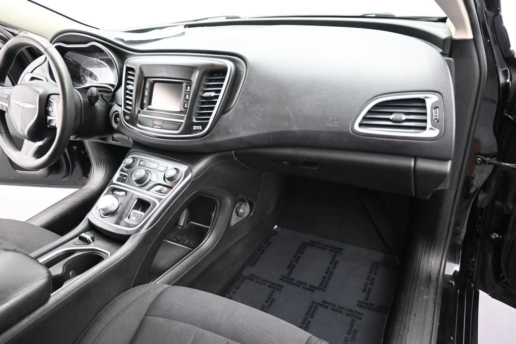 Used 2015 Chrysler 200 Limited FWD image 20