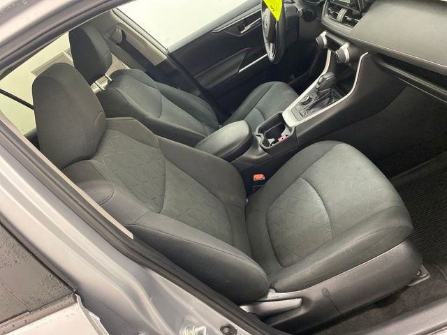 Used 2020 Toyota RAV4 XLE w/ Convenience Package image 31