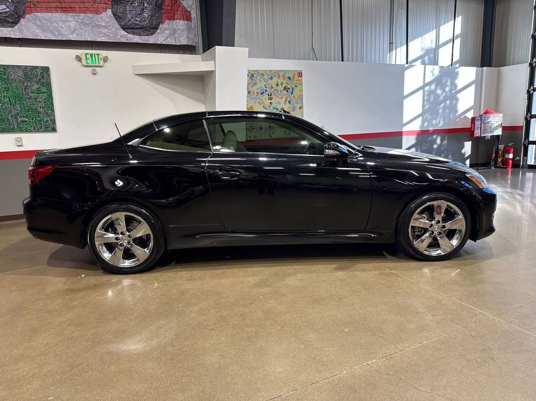 Used 2010 Lexus IS 250C image 3
