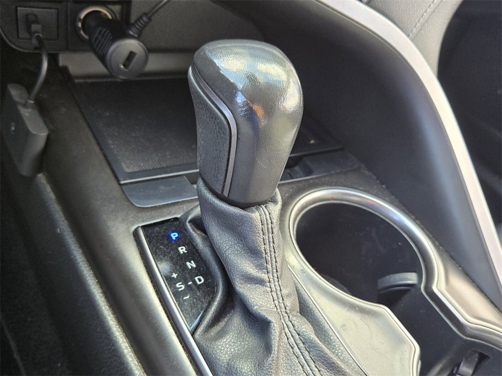 Used 2021 Toyota Camry SE image 18