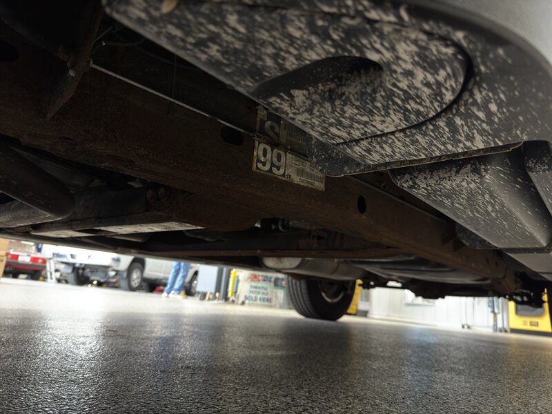 Used 2011 Chevrolet Suburban LS RWD image 27