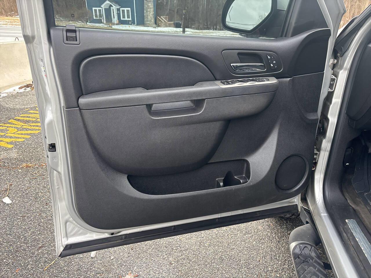 Used 2010 Chevrolet Tahoe LT w/ Luxury Package image 20