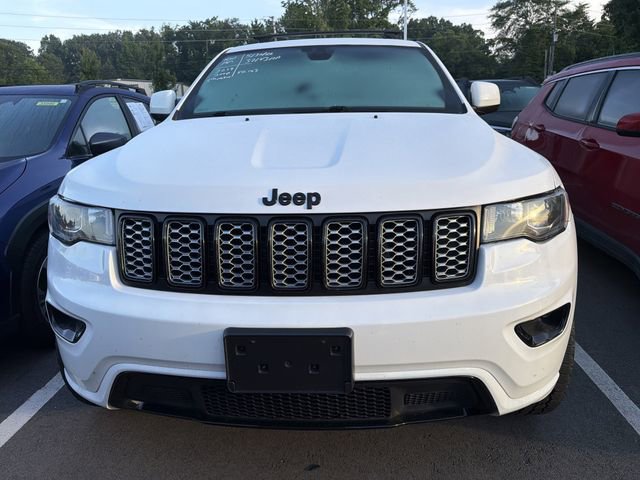 Used 2019 Jeep Grand Cherokee Altitude AWD/4WD image 2