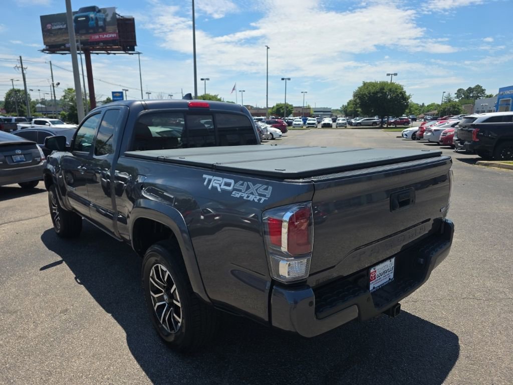 Used 2020 Toyota Tacoma TRD Sport w/ TRD Premium Sport Package AWD/4WD image 6