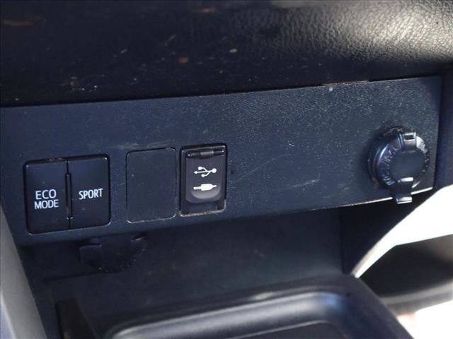 Used 2018 Toyota RAV4 LE w/ All Weather Liner Package AWD/4WD image 20