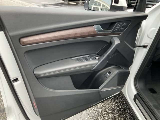 Used 2021 Audi Q5 2.0T Premium Plus w/ Premium Plus Package AWD/4WD image 7