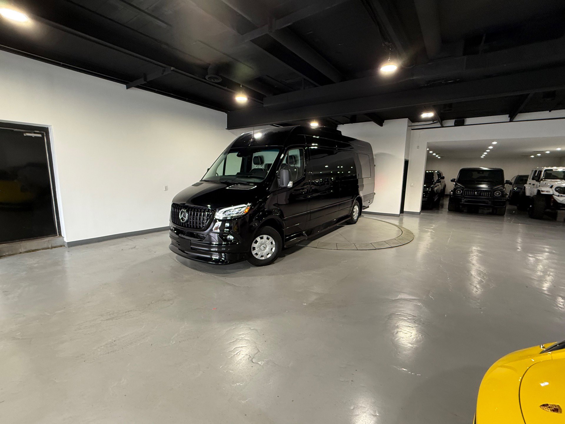 Used 2022 Mercedes-Benz Sprinter 3500 image 4
