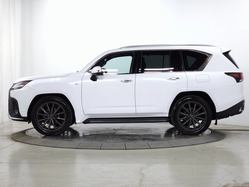 Used 2025 Lexus LX 700h F Sport image 2