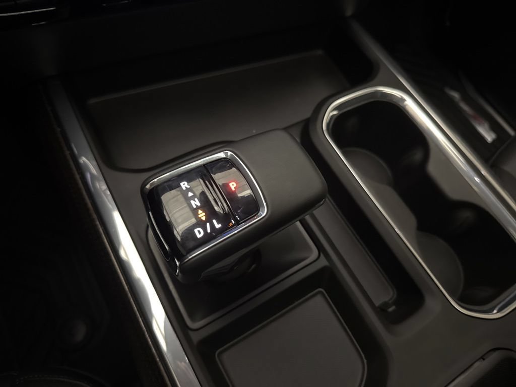 Used 2024 Chevrolet Silverado 1500 LT Trail Boss w/ Convenience Package II AWD/4WD image 34