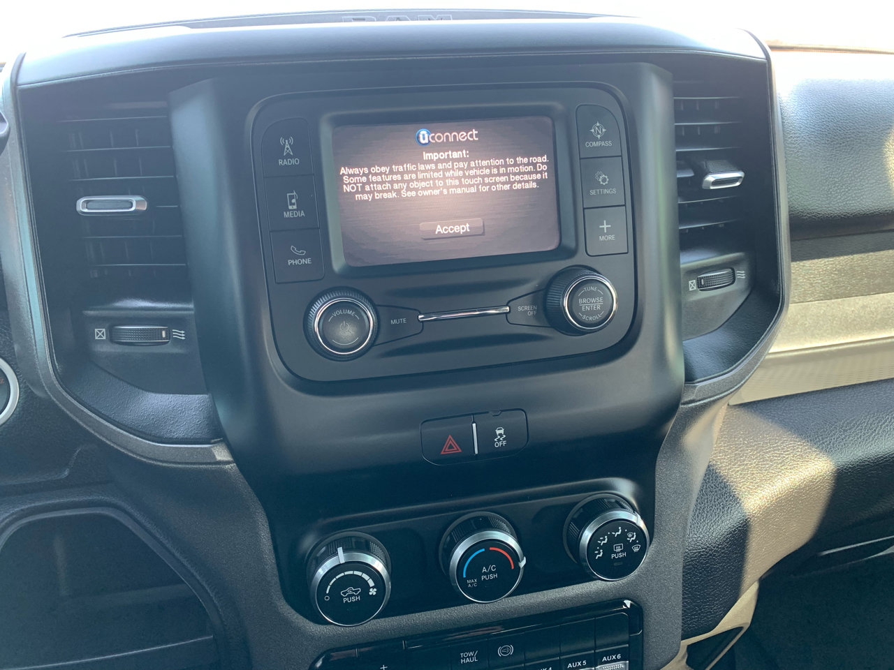 Used 2022 RAM 2500 Tradesman w/ Chrome Appearance Group image 25