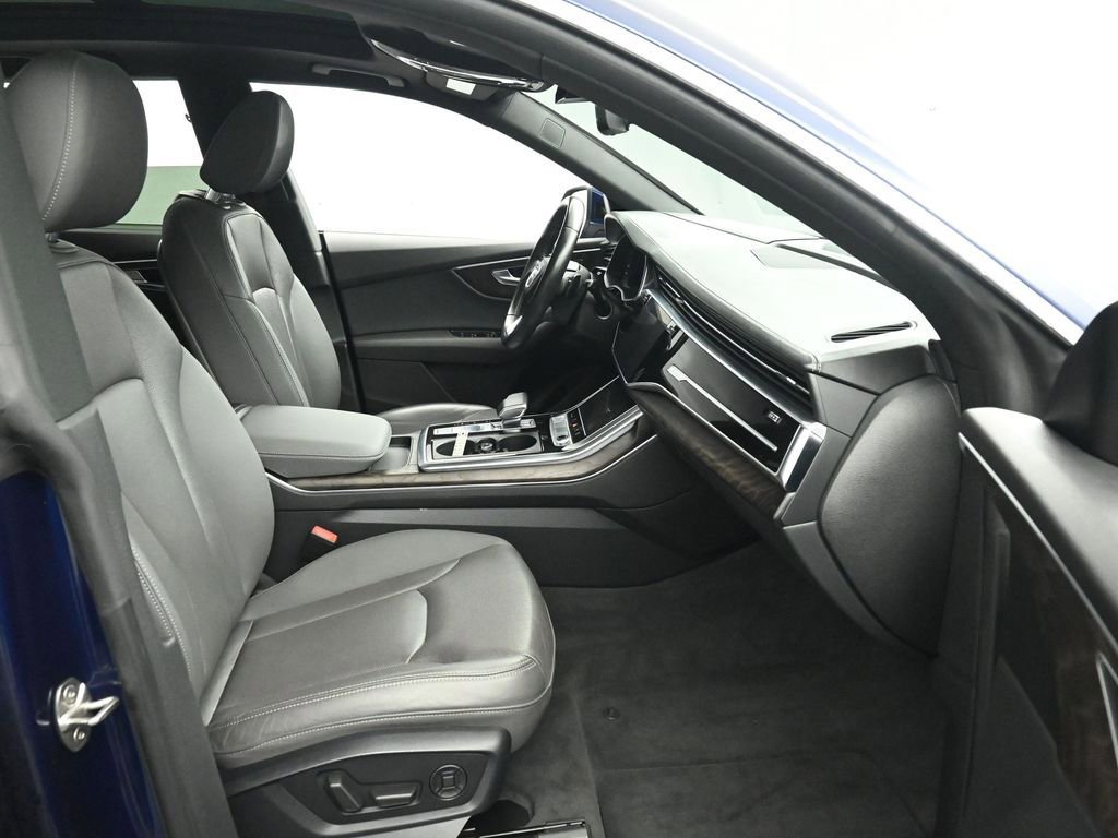 Used 2020 Audi Q8 Prestige w/ Prestige Package AWD/4WD image 26