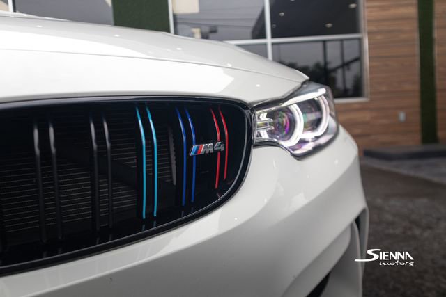 Used 2017 BMW M4 Convertible image 11