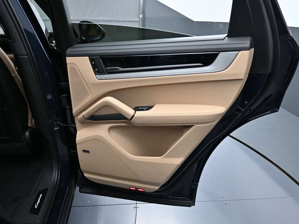 New 2026 Porsche Cayenne E-Hybrid Coupe AWD/4WD image 26