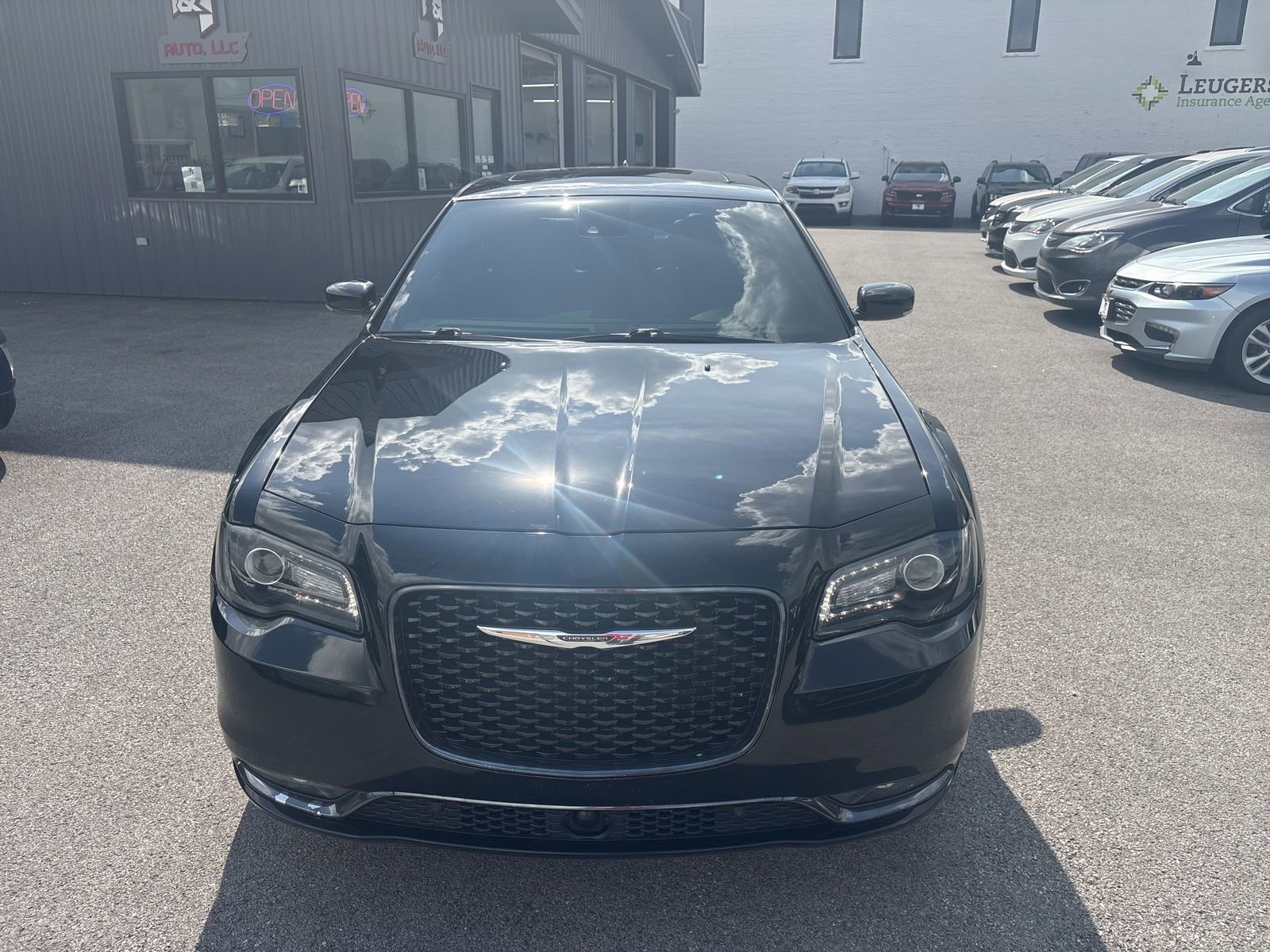 Used 2018 Chrysler 300 S w/ 300S Premium Group image 9