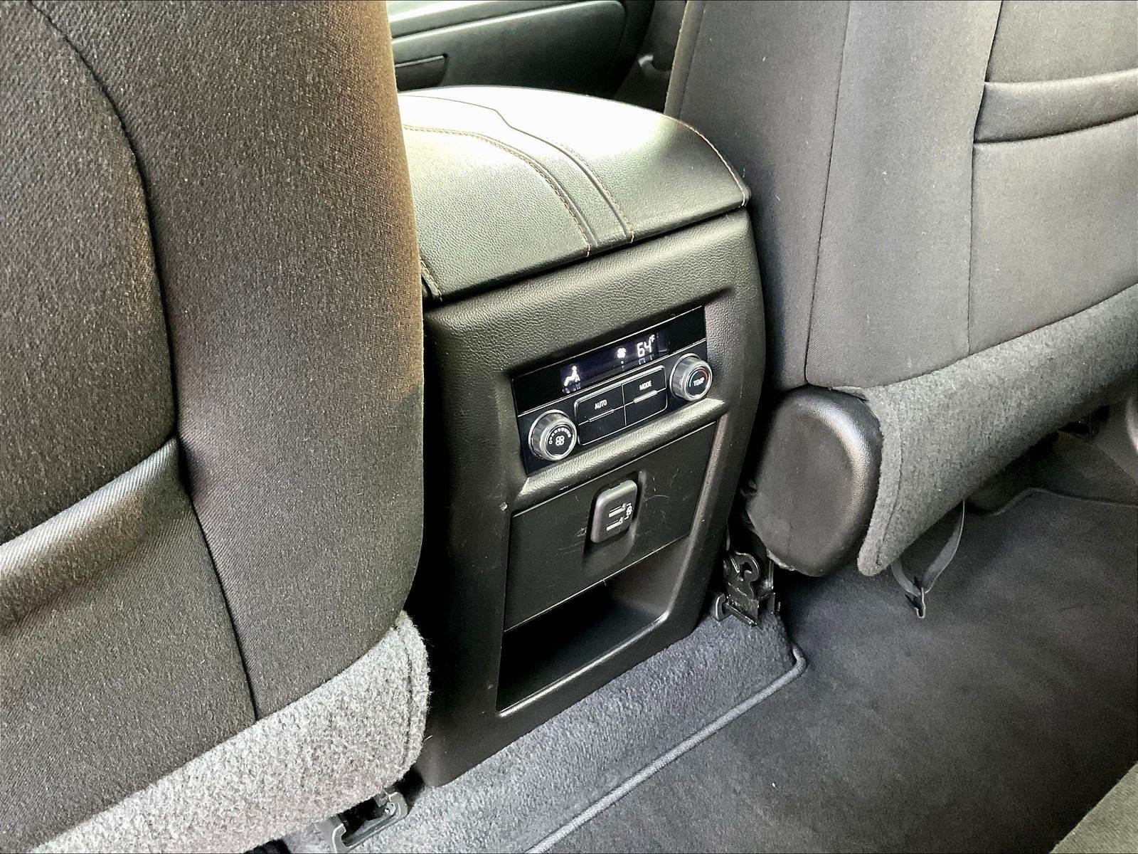 Used 2019 Chevrolet Traverse LS FWD image 10